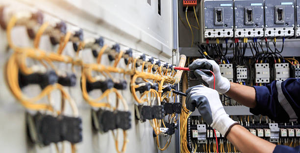 Professional Electrician technician working in Princeville, IL